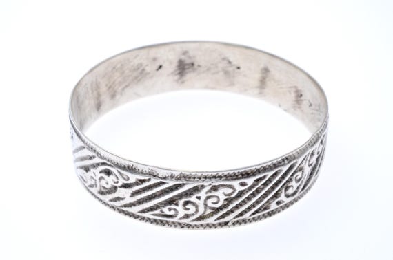 Traditional Berber Silver Bracelet from High and Central Middle Atlas: Engraved Tribal Motifs, Hallmarked, and Culturally Significant