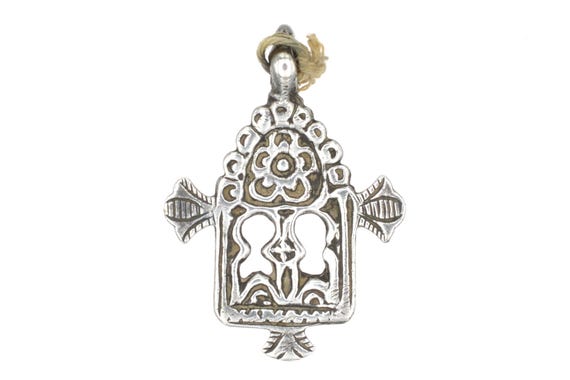 Réservé Patrick Old Amazigh tribal Gates of Paradise pectoral from the Todrha valley in Morocco. Old ethnic Berber LOUHA amulet