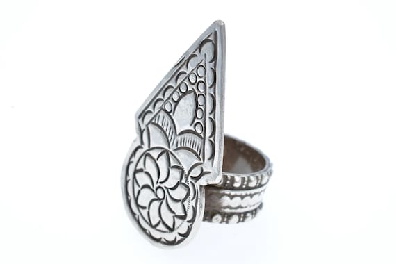 Ethnic silver ring from Oman, Middle East jewelry, bedouin silver, Nizwa jewelry, old tribal ring