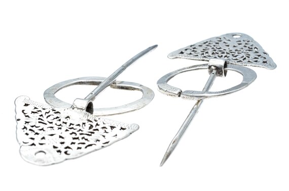 Old Berber KHELLA tribal fibulae from western Tunisia. Antique Amazigh high grade silver fibulae