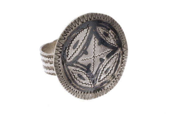 Old Berber niello ring from the Anti-Atlas in Morocco. Old Moroccan Amazigh tribal ring in silver