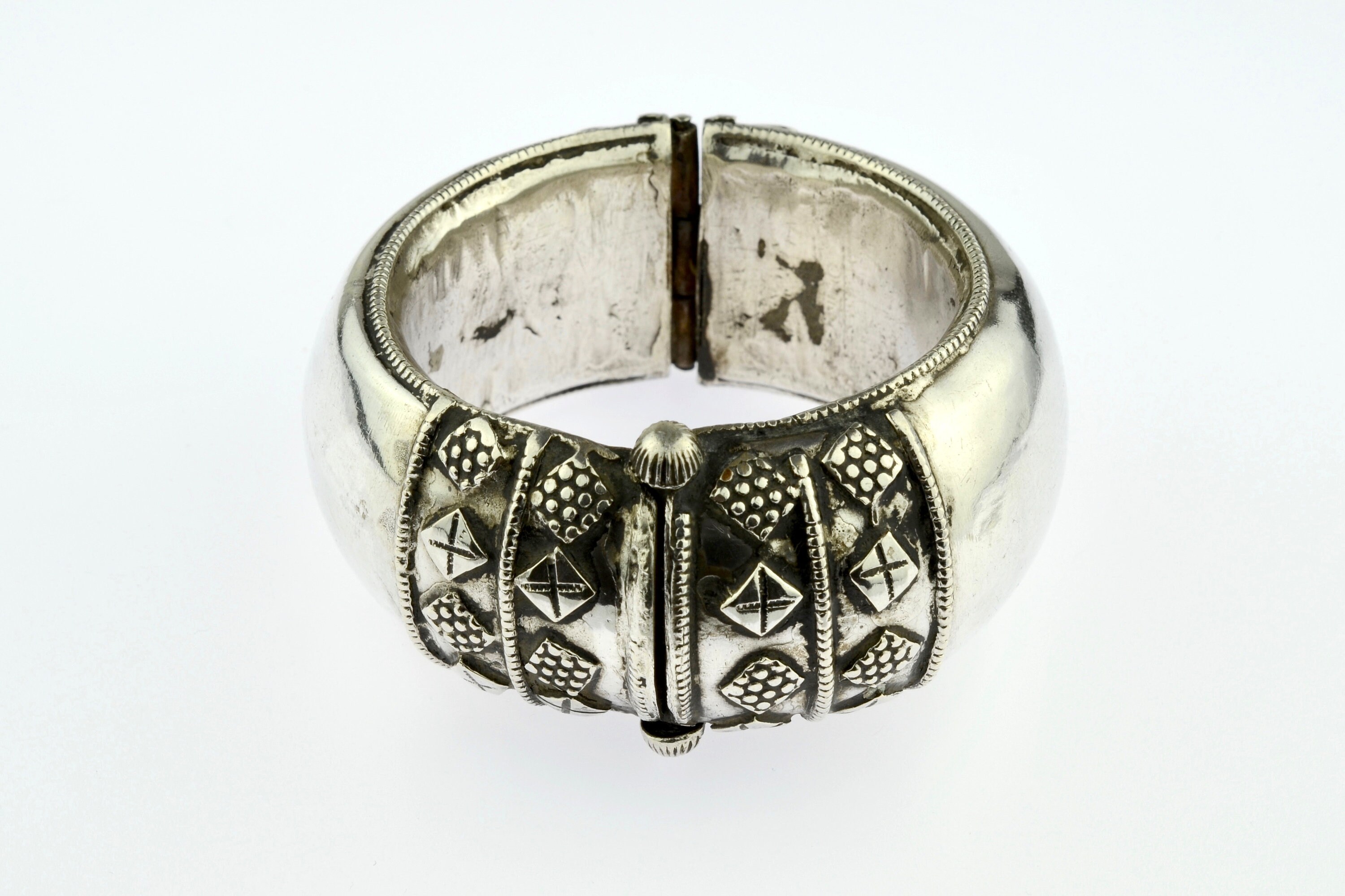 Antique silver bracelet from SRI LANKA, ethnic and tribal indian silver
