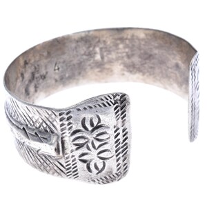 アンティークのチュニジアの高級シルバーブレスレット。チュニジアの