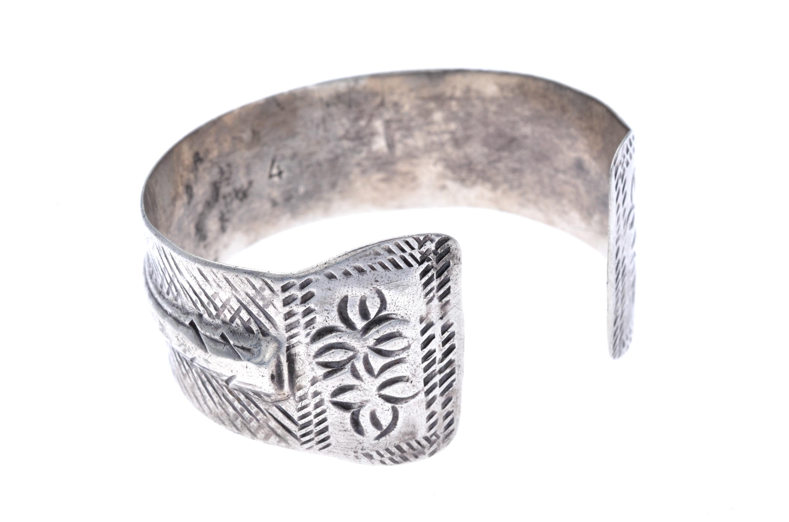 アンティークのチュニジアの高級シルバーブレスレット。チュニジアの