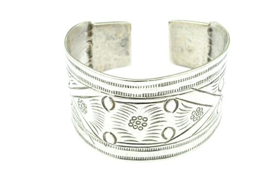 Old tribal KHALKHAL from Tunisia. Antique silver Berber ethnic anklet