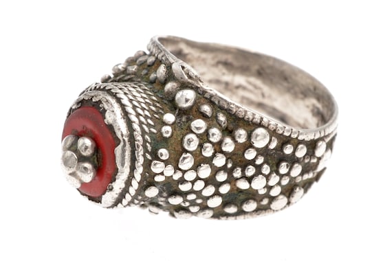 Old tribal silver ring from Yemen. Middle Eastern Ethnic silver ring with red glass cabochon