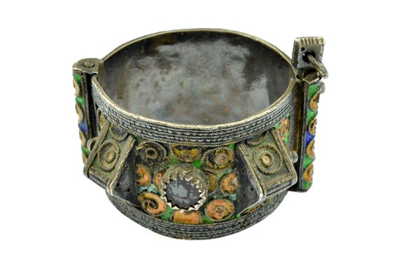 Antique Heavy TANBELT bracelet from the Tiznit region in Morocco. Antique Moroccan Berber tribal bracelet in enameled silver