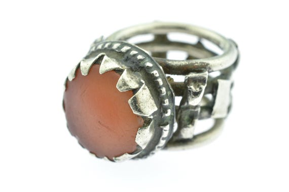 Old Bedouin ring from Saudi Arabia in silver and carnelian cabochon. Antique Arabic Tribal Ring in High Grade Silver