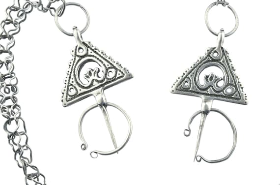 Antique pair of ethnic silver TAZENAGHT fibulae. Old Berber tribal fibulae from Morocco in high grade silver