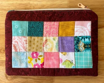 Handmade Quilted Patchwork Zipper Pouch: Cotton Cosmetic Bag
