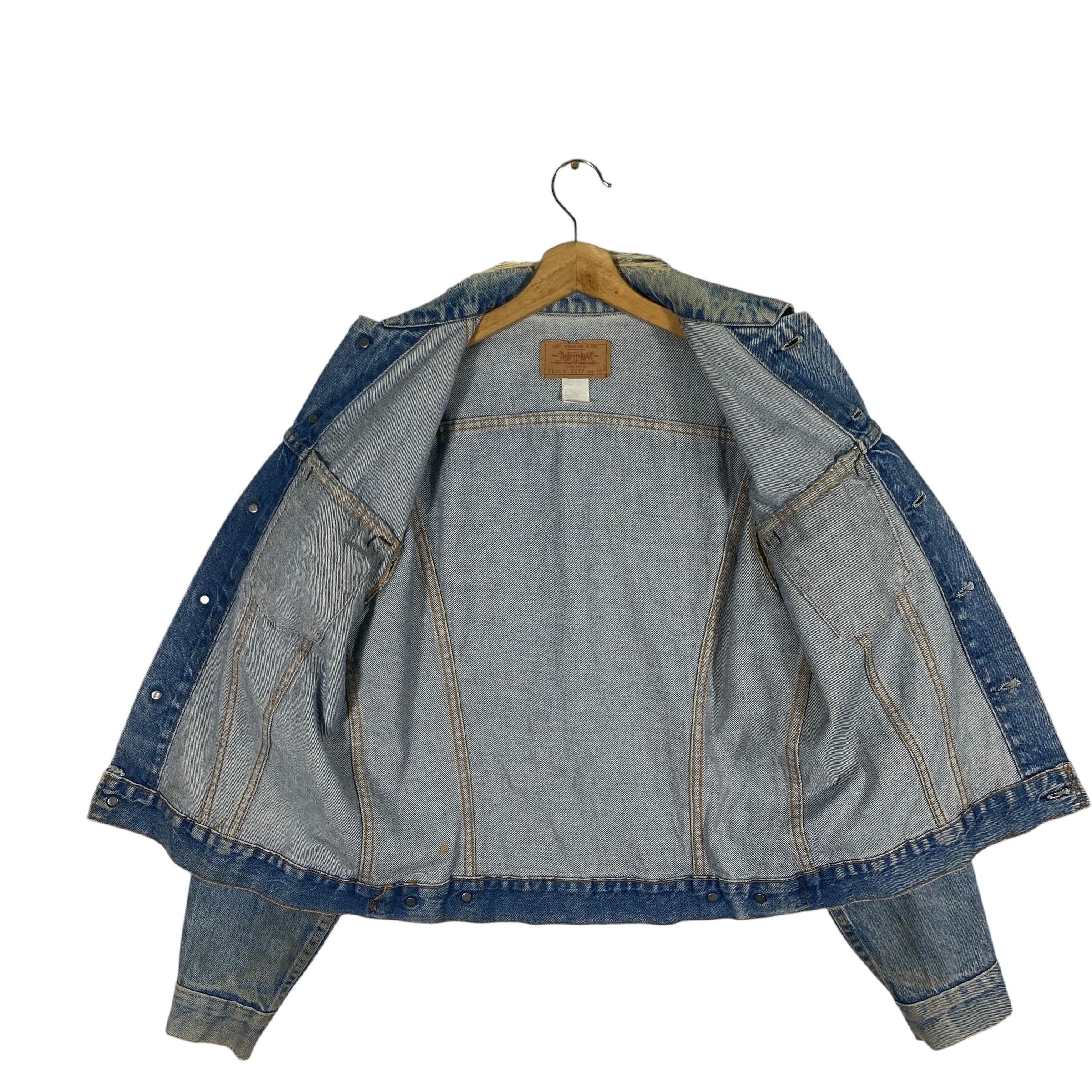 Vintage Levis Denim Truckers Jacket 70505-0217 Size 38 Blue Colour