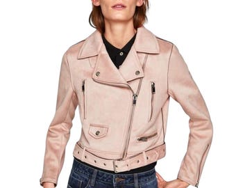 Cazadora biker de ante sintético de Zara, talla M, rosa claro