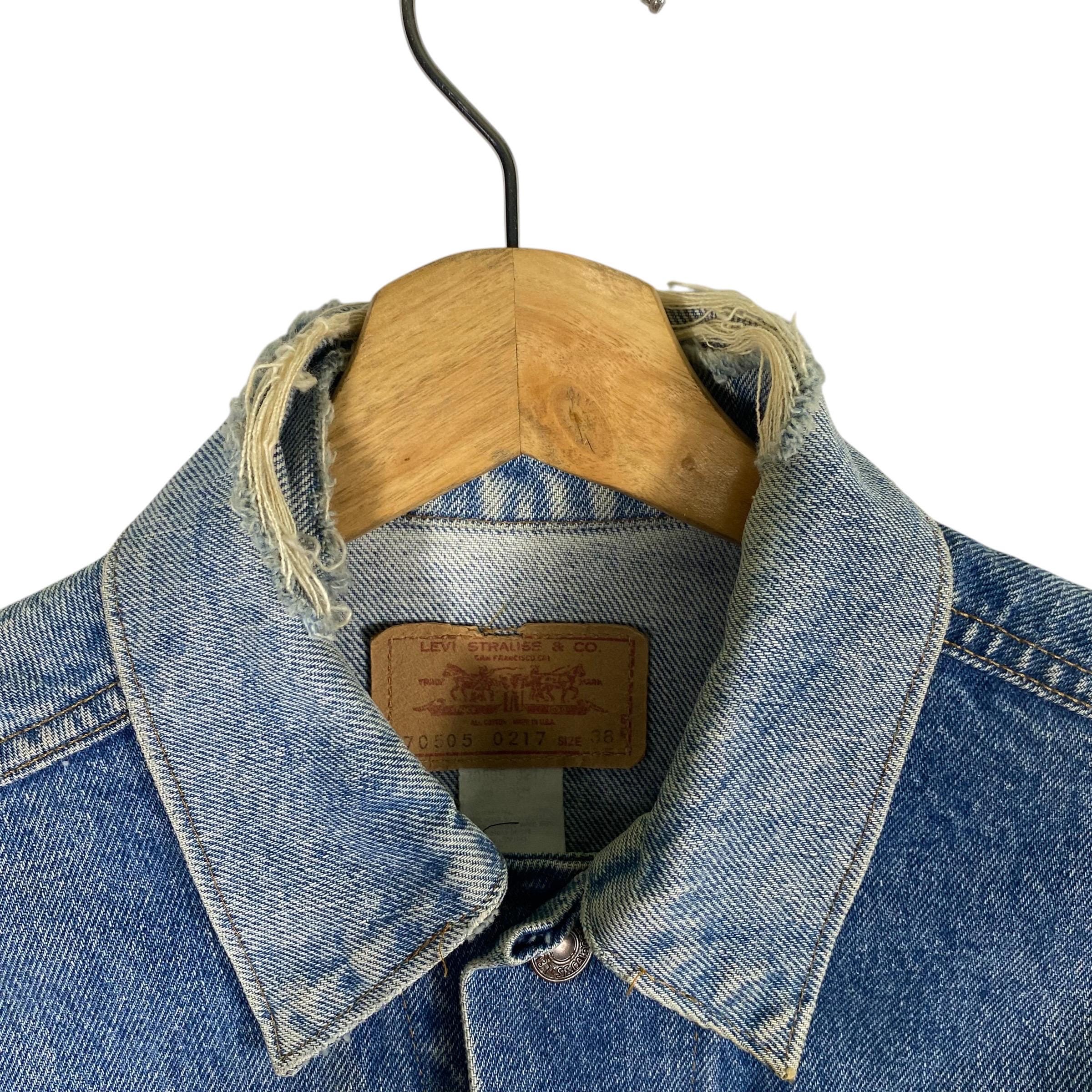 Vintage Levis Denim Truckers Jacket 70505-0217 Size 38 Blue Colour