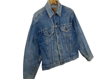 Vintage Levis Denim Truckers Jacket 70505-0217 Size 38 Blue Colour
