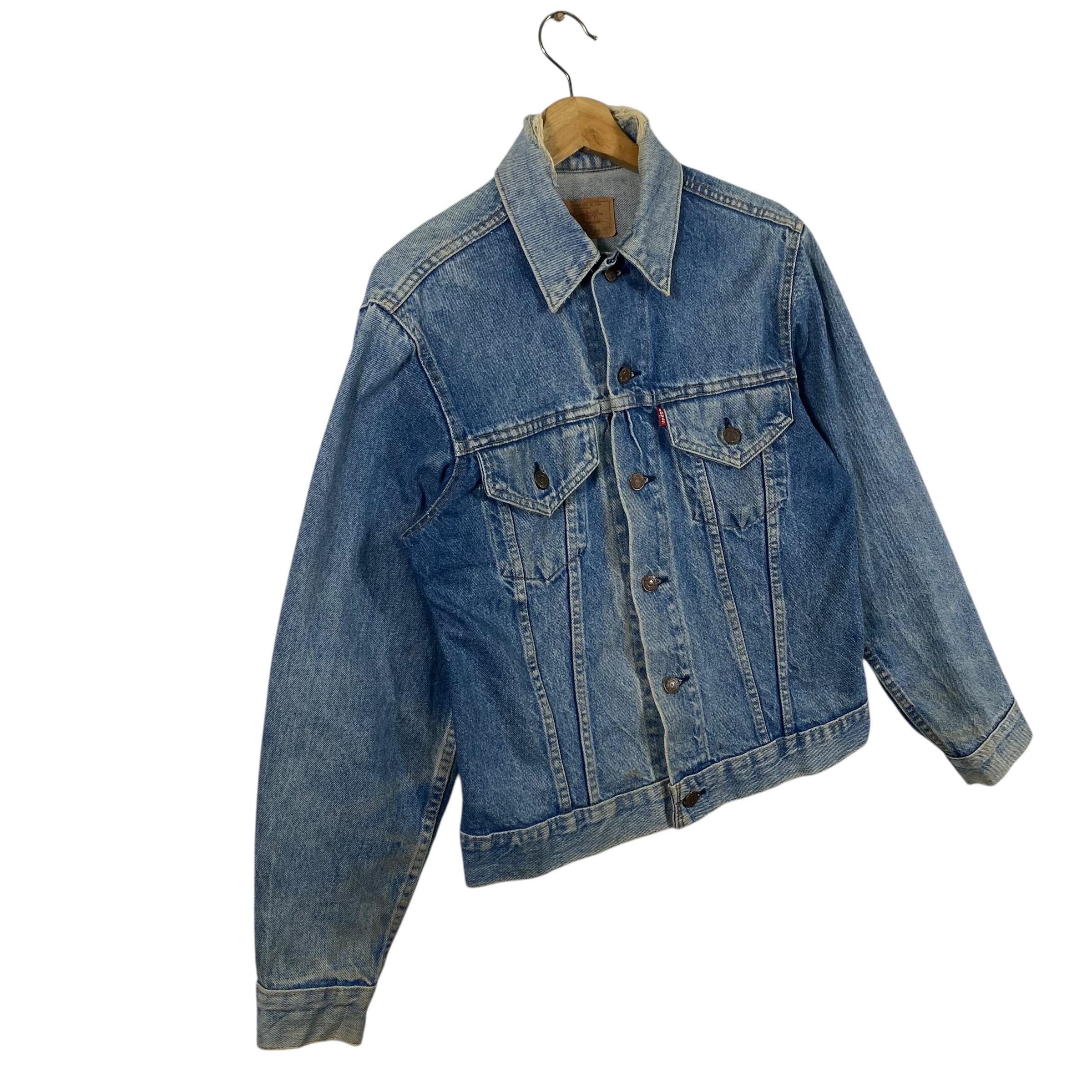 Vintage Levis Denim Truckers Jacket 70505-0217 Size 38 Blue Colour