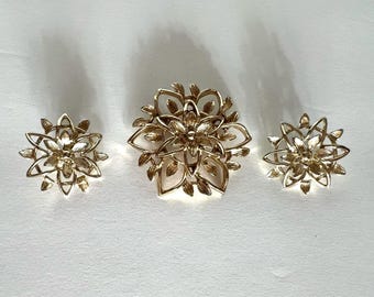 Petalure Vintage 1970s Sarah Coventry Delicate Flower Filigree Brooch and Clip Earrings