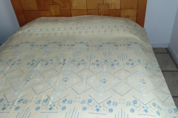 80s Floral Full Size Bedspread Soft Yellow Bedspread Fringe Retro Bed Cover Bedroom Decor Blue Floral Bedspread