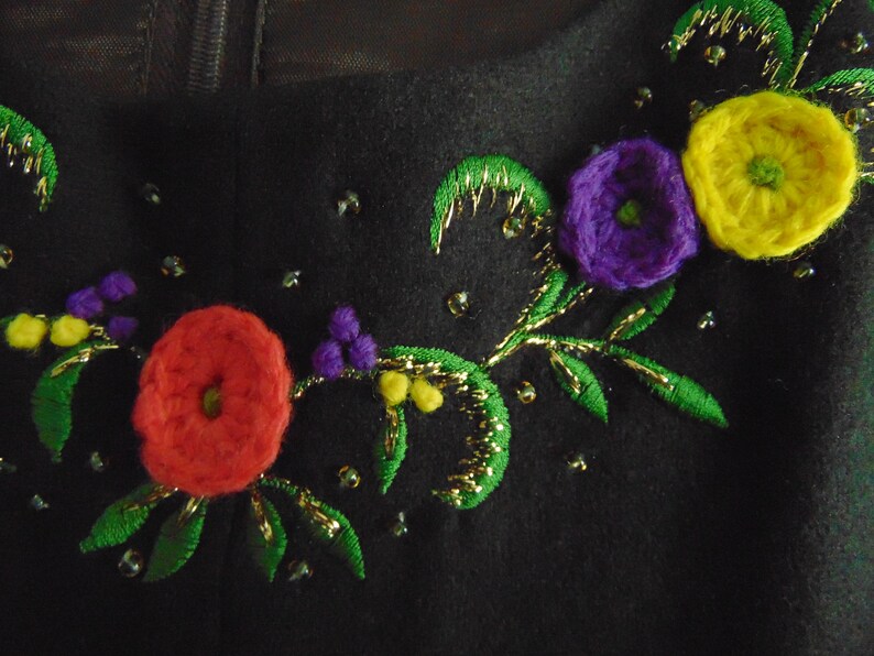 70s Wool country mini dress sundress Embroidered brown alpen folk dress Bavarian warm sleeveless dress A-line dress Size Medium