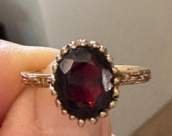 Rare Designer Harry Osaki  14k Gold Garnet Ring  5.7 grams