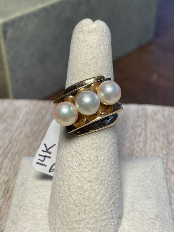 Retro 1960's Triple Pearl Ring - image 3