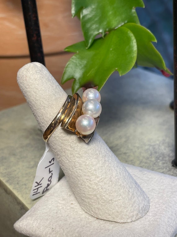 Retro 1960's Triple Pearl Ring - image 4