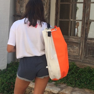 Rucksack aus recyceltem Segeltuch, Seesack aus recyceltem Segeltuch, Rucksack Rucksack, Reisetasche, Sporttasche, Umhängetasche, wiederverwendete Gepäcktasche 33 L