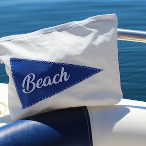 Toiletry Sail Bag, Beach Sailcloth Bag, Recycled Nautical Purse, Cosmetic Bag, Sailors Bag, Reused Sailbag, Toilettentasche, Segeltasche