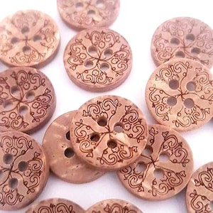 15 coconut buttons 13 mm (0.5 inch) round light brown with pattern