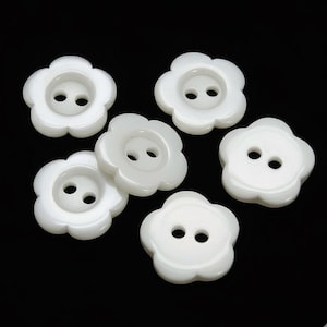 20 bottoni a forma di fiore, 12 mm, in resina bianca