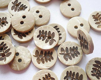 18 coconut buttons 13 mm (0.5 inch) round natural brown with leaf pattern
