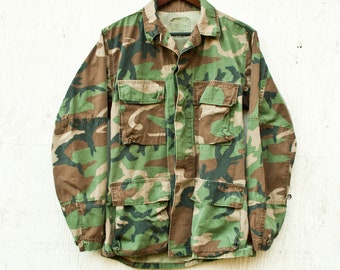 Jaqueta militar camuflada dos anos 90 - Tamanho pequeno - Casaco camuflado vintage - Tamanho grande - Estilo grunge - Jaqueta do exército americano dos anos 80 - Leve
