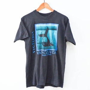 90s Whale TShirt - Graphic Tee - Medium - Vintage Victoria Vancouver Souvenir - Nature - Ocean Life - Animal Shirt = Two's Co