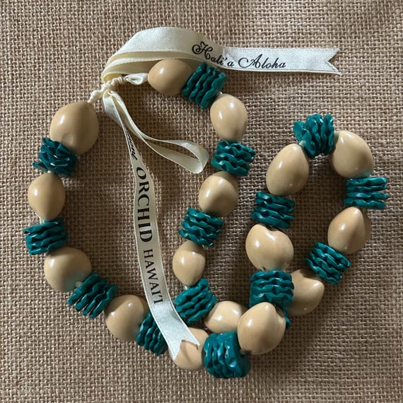 Hawaiian Kukui Nut Lei – Fairmont Orchid Hawai‘i Souvenir Necklace – Hali‘a Aloha Ribbon – Tropical Decor or Gift Keepsake