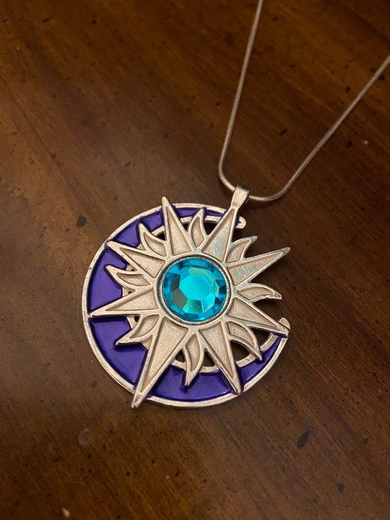 Twitches Sun/moon Pendant 