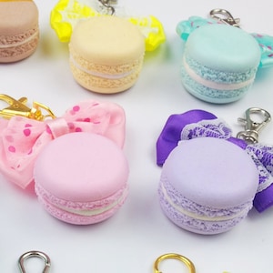 Macaron mit Schleife / Verschiedene Farben / Anhänger