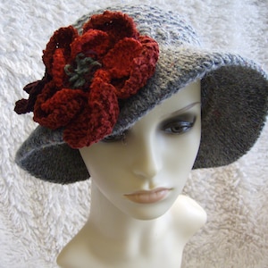 Silver Ridge Brim - Enkelt stickmönster för Aran-mössa