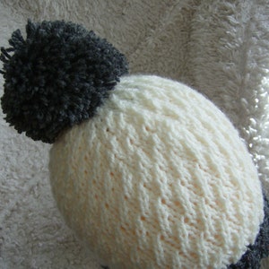 Frosty Adult/Child/Unisex Hat - Easy Knitting Pattern