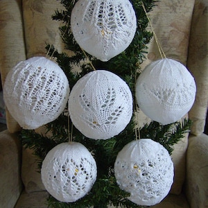 Diamond Dust Collection - 3-D Christmas Tree Decorations/Trims Knitting Pattern