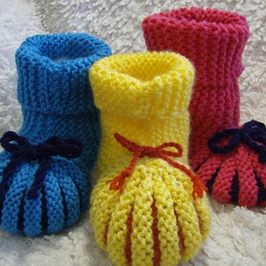 Puff Slippers - Easy Beginner Chunky Knitting Pattern