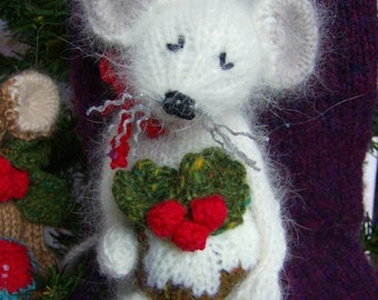 Have A Very Mice Christmas -Tree Decorations/Trims - Easy Toy Knitting Pattern