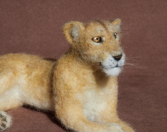 Needle Felted Lion, Lioness, felt animal, realistic big cat figurine,  handmade African safari ornament, fibre art statue