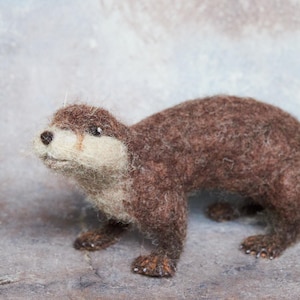 Needle Felted Otter Figurine | Handmade Felt Wool Animal Sculpture | Realistic Wildlife Gift Home Decor