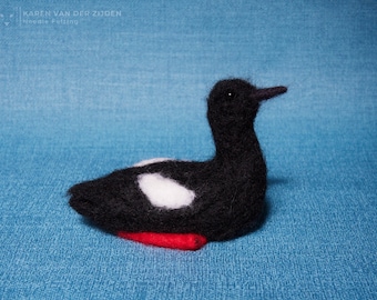 Needle Felted Black Guillemot - wool felt seabird, bird ornament, tystie, needle felt animals, Cepphus grylle