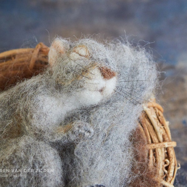 Needle Felted Squirrel, sleeping gray squirrel, realistic figurine, handmade needle felted animal ornament,