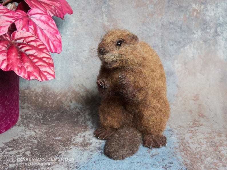 Realistic needle felted beaver sculpture, measuring just over 5 3/4 inches tall.