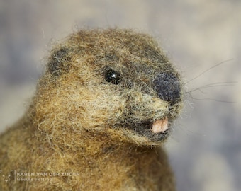Needle Felted Beaver, realistic felt animal figurine, wool felt beaver ornament, fibre art statue