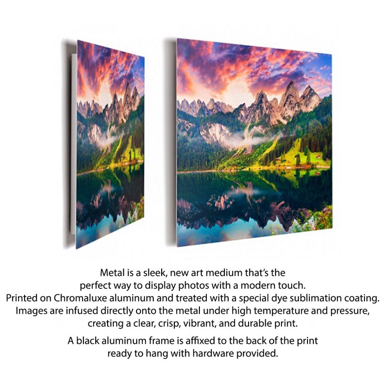 Puede incluir: Una impresi&oacute;n met&aacute;lica de una escena de lago de monta&ntilde;a con un cielo de puesta de sol colorido reflejado en el agua. La impresi&oacute;n est&aacute; enmarcada en aluminio negro y lista para colgar.