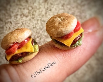 Miniature / Cheeseburger / dollhouse/ miniature food/ miniatures / scale / kawaii / art / handmade/ polymer clay