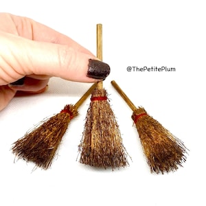 Miniature / witch / broom / witches / haunted / Halloween / Decor / dollhouse / miniatures / scale / handmade