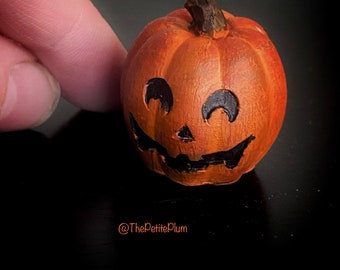 Miniature / Halloween / pumpkin / pumpkins / jack-o’-lantern / spooky / dollhouse / miniatures / scale  / handmade